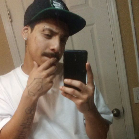 Meet your Posher, Enrique - Picture 1 of 1